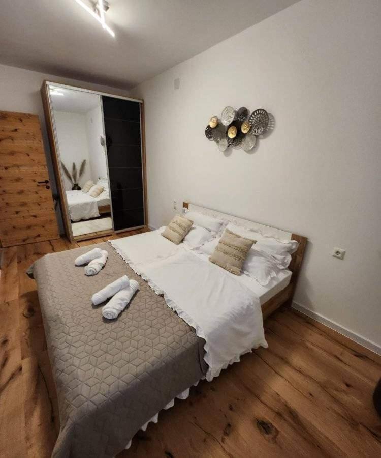 Apartman Lidija Стариград-Пакленица Экстерьер фото